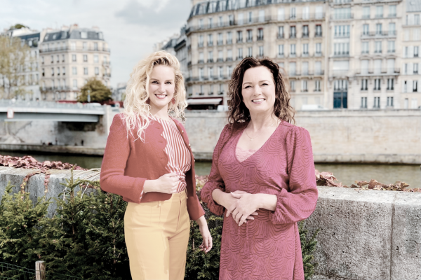 foto van yvonne boomsma en haar moeder van petit paris vintage